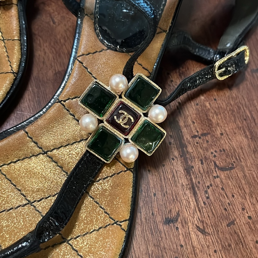 HOLD Auth CHANEL GRIPOIX Jeweled Pearl CC Sandals Shoes Sz 39